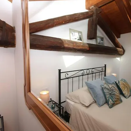 Lägenhet La Casa Del Pittore Como